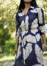 Load image into Gallery viewer, Reine Shirt Dress- Navy Leaves