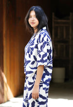 Load image into Gallery viewer, Erin Abstract Print Shirt Navy White