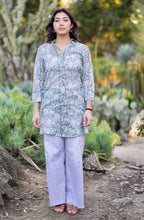 Load image into Gallery viewer, Uma Floral Button Down Shirt Blue (Sea foam)