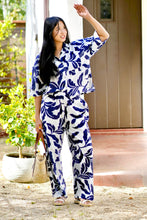 Load image into Gallery viewer, Erin Abstract Print Shirt Navy White
