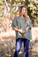 Load image into Gallery viewer, Everly Linen Blouse Green

