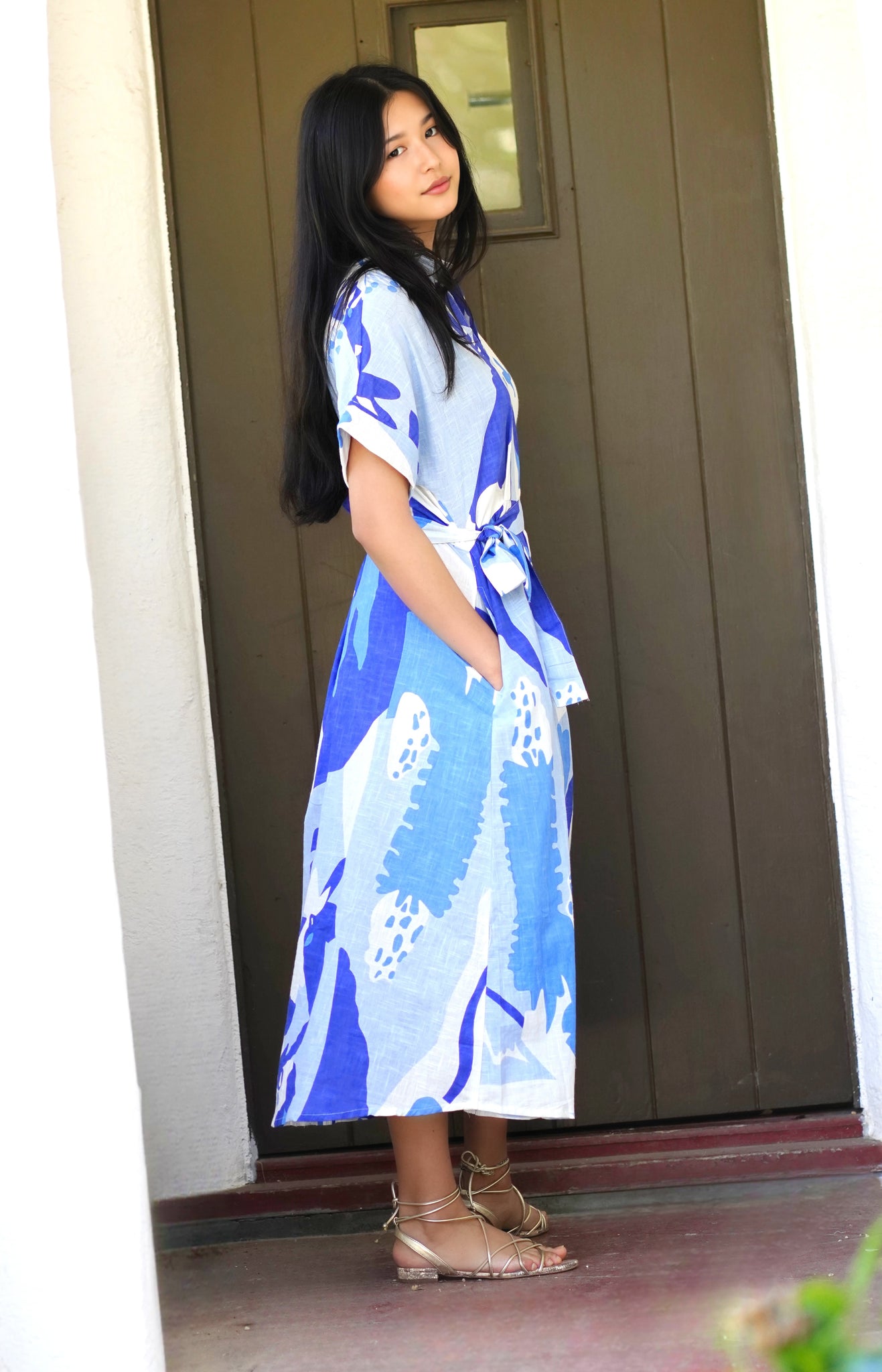 blue abstract print dress Idyllic in Ibiza Blue Abstract Print Mock Neck Halter Midi Dress