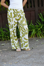 Load image into Gallery viewer, Erin Abstract Print Pants Olive White 
