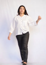 Load image into Gallery viewer, Terra Cropped Cotton Button Down Blouse-White
