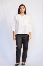 Load image into Gallery viewer, Terra Cropped Cotton Button Down Blouse-White
