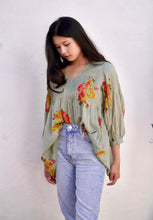 Load image into Gallery viewer, Alya Floral Top Olive
