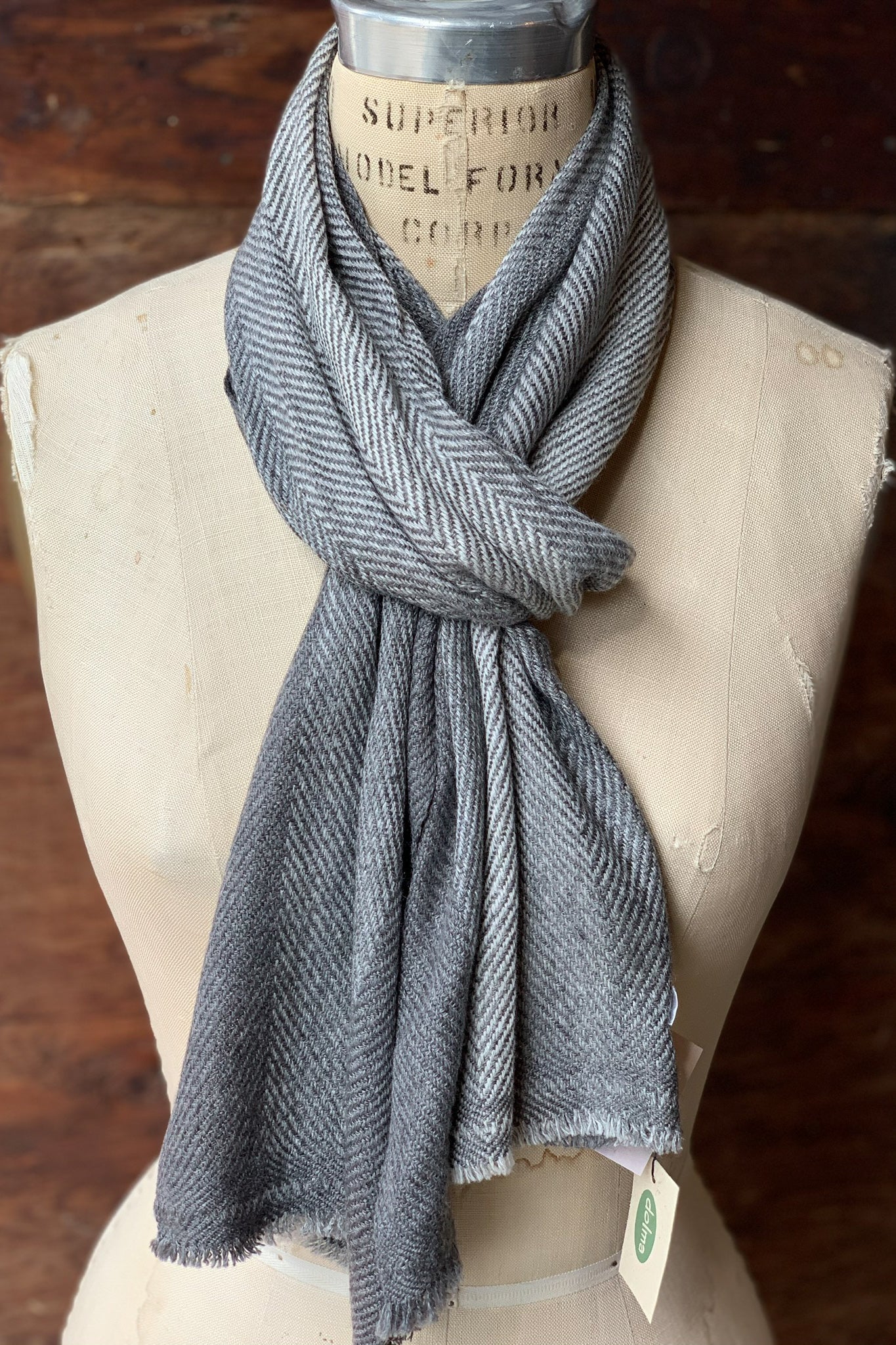 Herringbone Cashmere Muffler