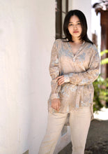 Load image into Gallery viewer, Anoushka Foil Printed Top Beige
