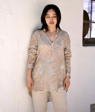 Load image into Gallery viewer, Anoushka Foil Printed Top Beige
